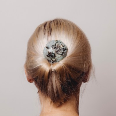 Hair Comb, What Makes Us [02]